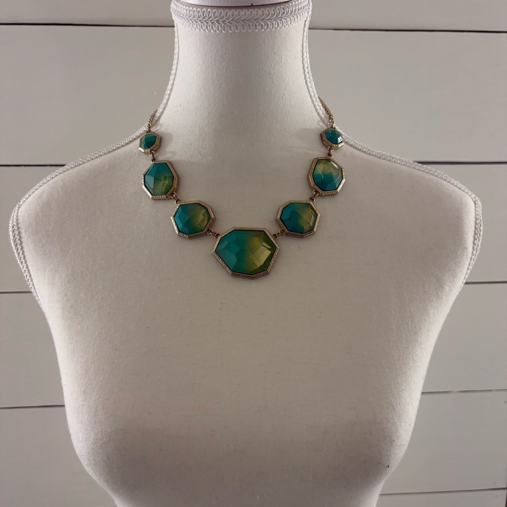Elegant Gold and Green Statement Necklace - Picture 2 of 4